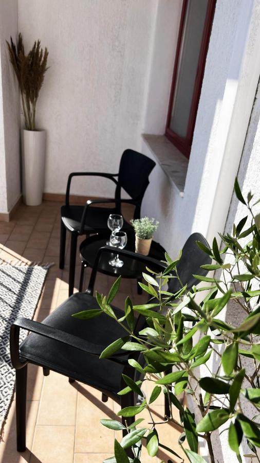 Lilly'S Apartment Plazh دراس المظهر الخارجي الصورة